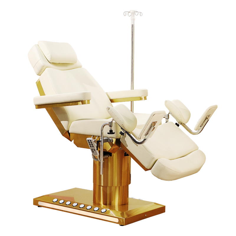 Gynecological bed with two footrests